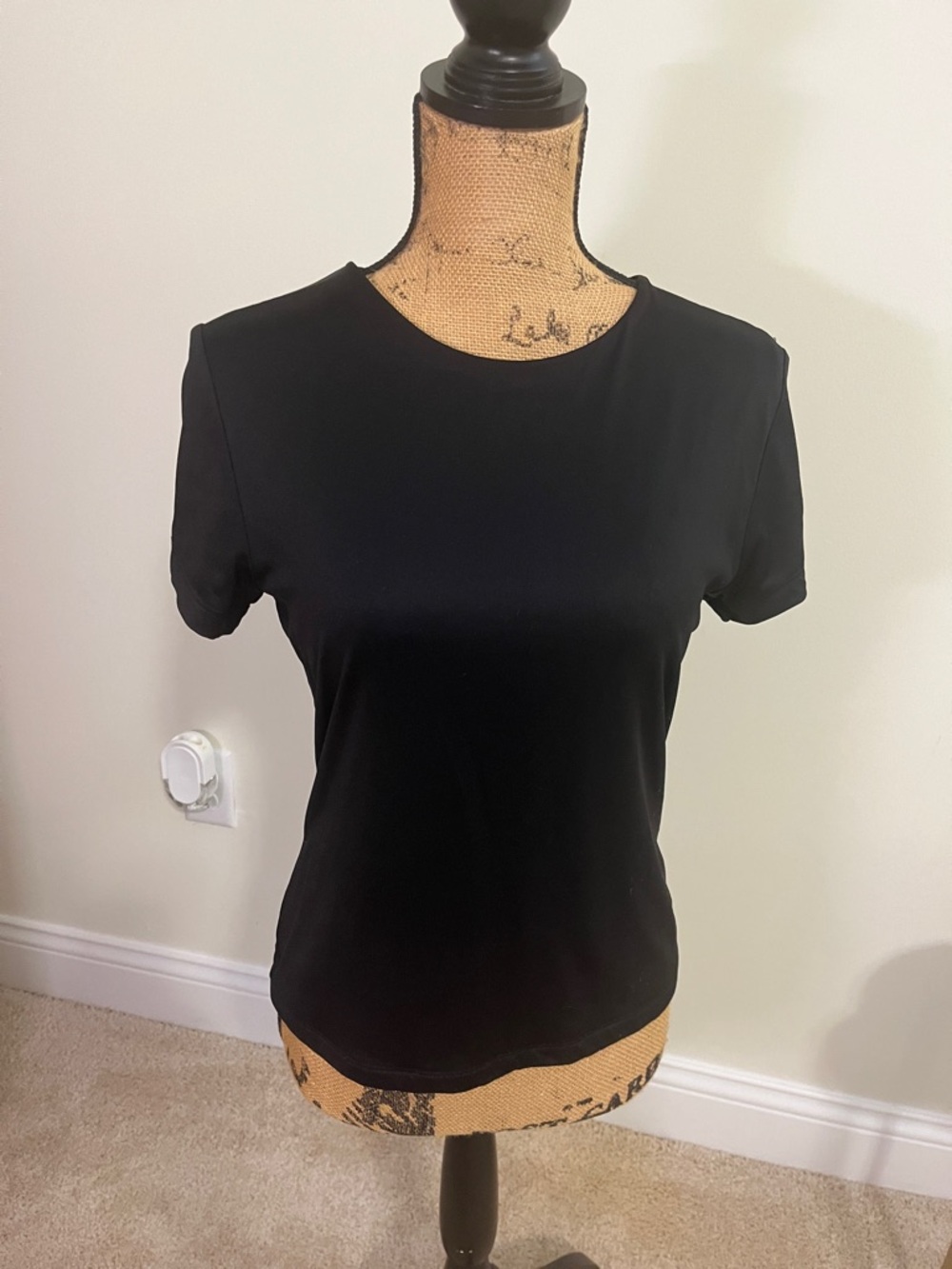 Tahari Black Short Sleeve Crewneck Tee
